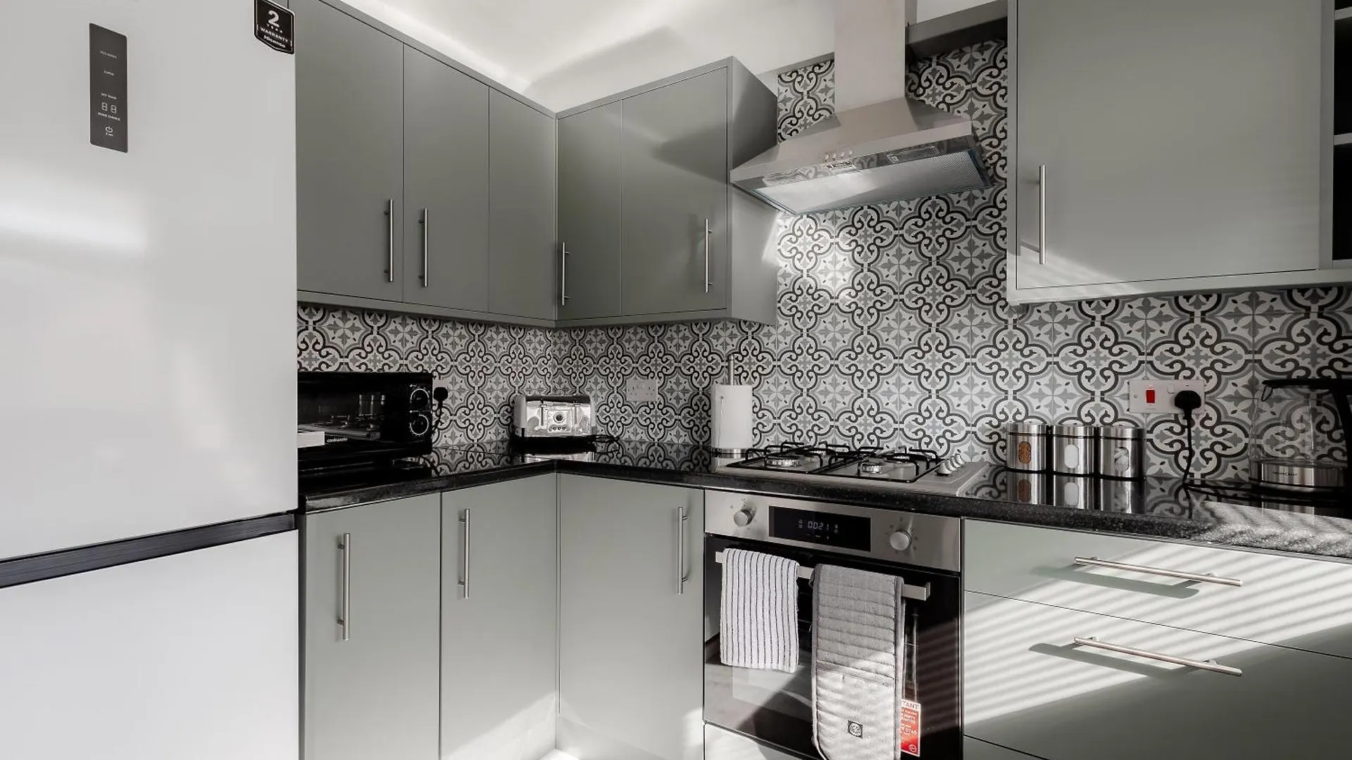 アパート ロンドン3Br Off A13 , Sleeps 6, 2Mins To Langdon Dlr,Free Parkingアパートメント