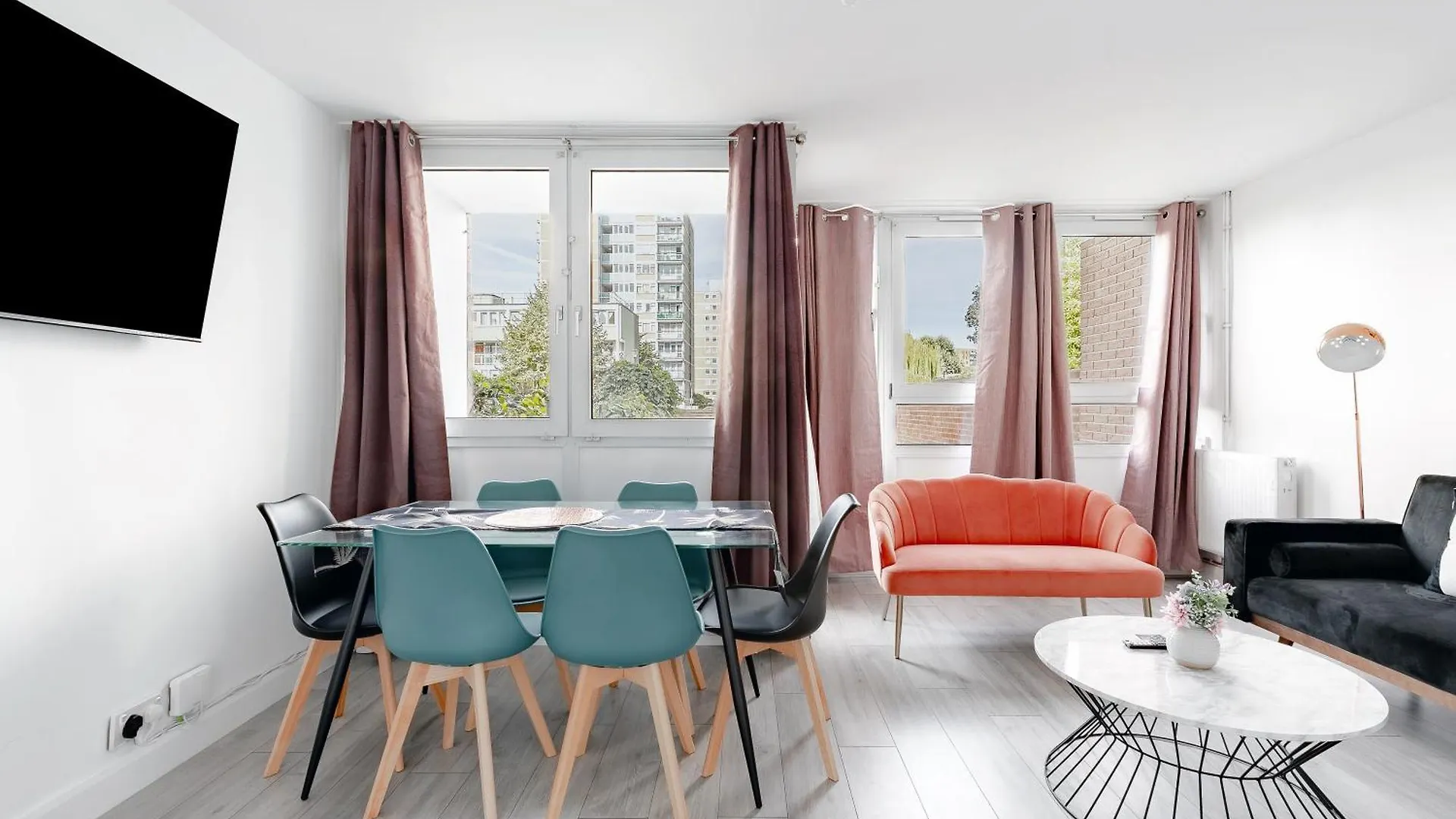 3Br Off A13 , Sleeps 6, 2Mins To Langdon Dlr,Free Parking Apartment London 0*,