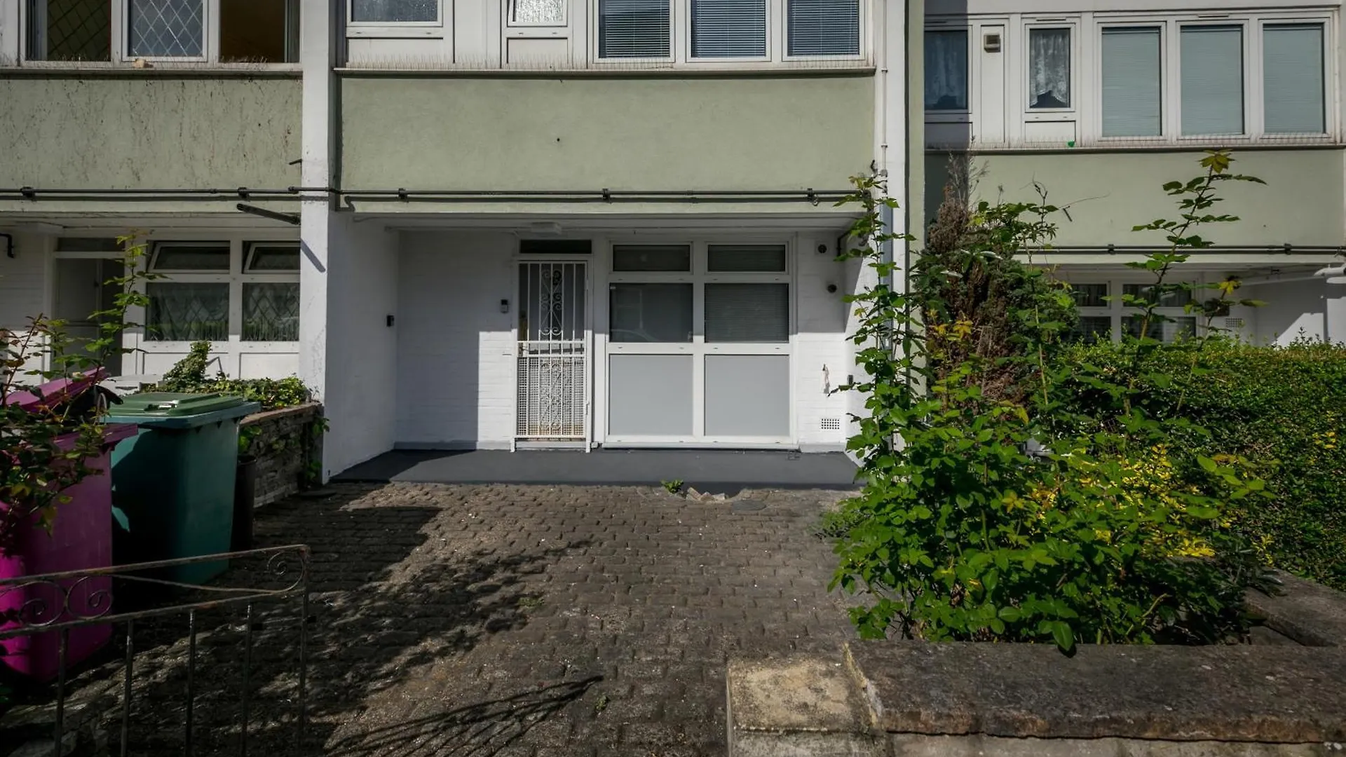 3Br Off A13 , Sleeps 6, 2Mins To Langdon Dlr,Free Parking Apartment London United Kingdom