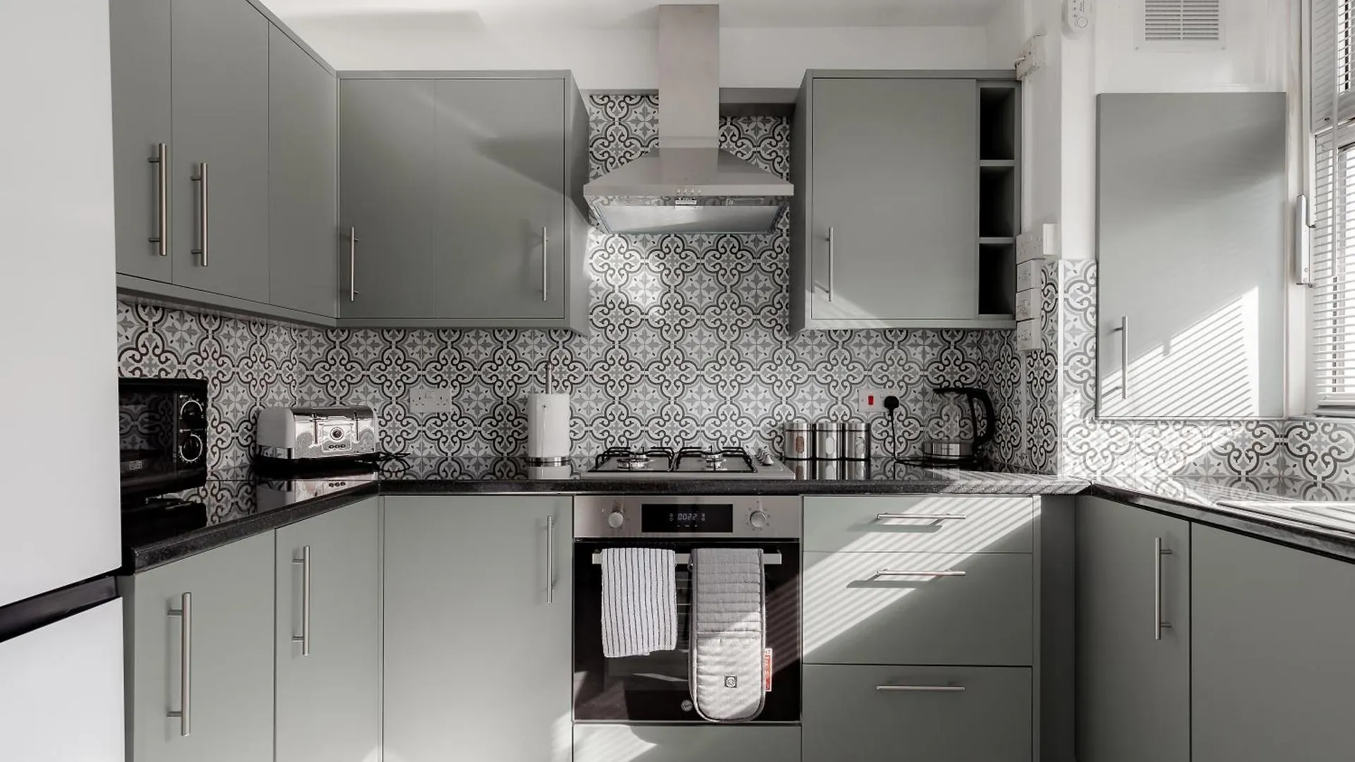 3Br Off A13 , Sleeps 6, 2Mins To Langdon Dlr,Free Parking Apartment London United Kingdom